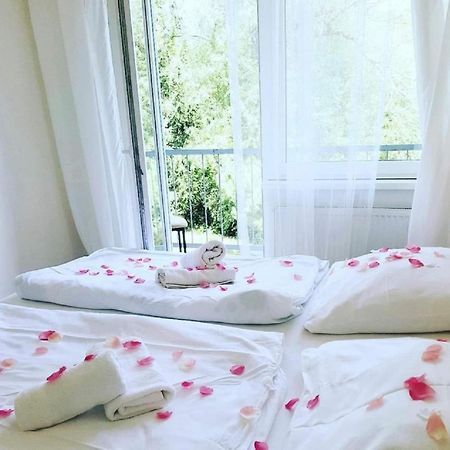 Chung cư 1500 m² 21 phòng ngủ, 21 phòng tắm riêng ở Říčky Ricany  Ngoại thất bức ảnh